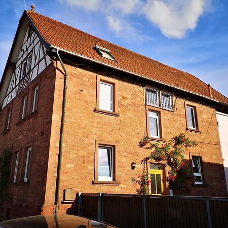 Ferienwohnung gemütliches Sandsteinhaus Buergstadt Zimmer foto